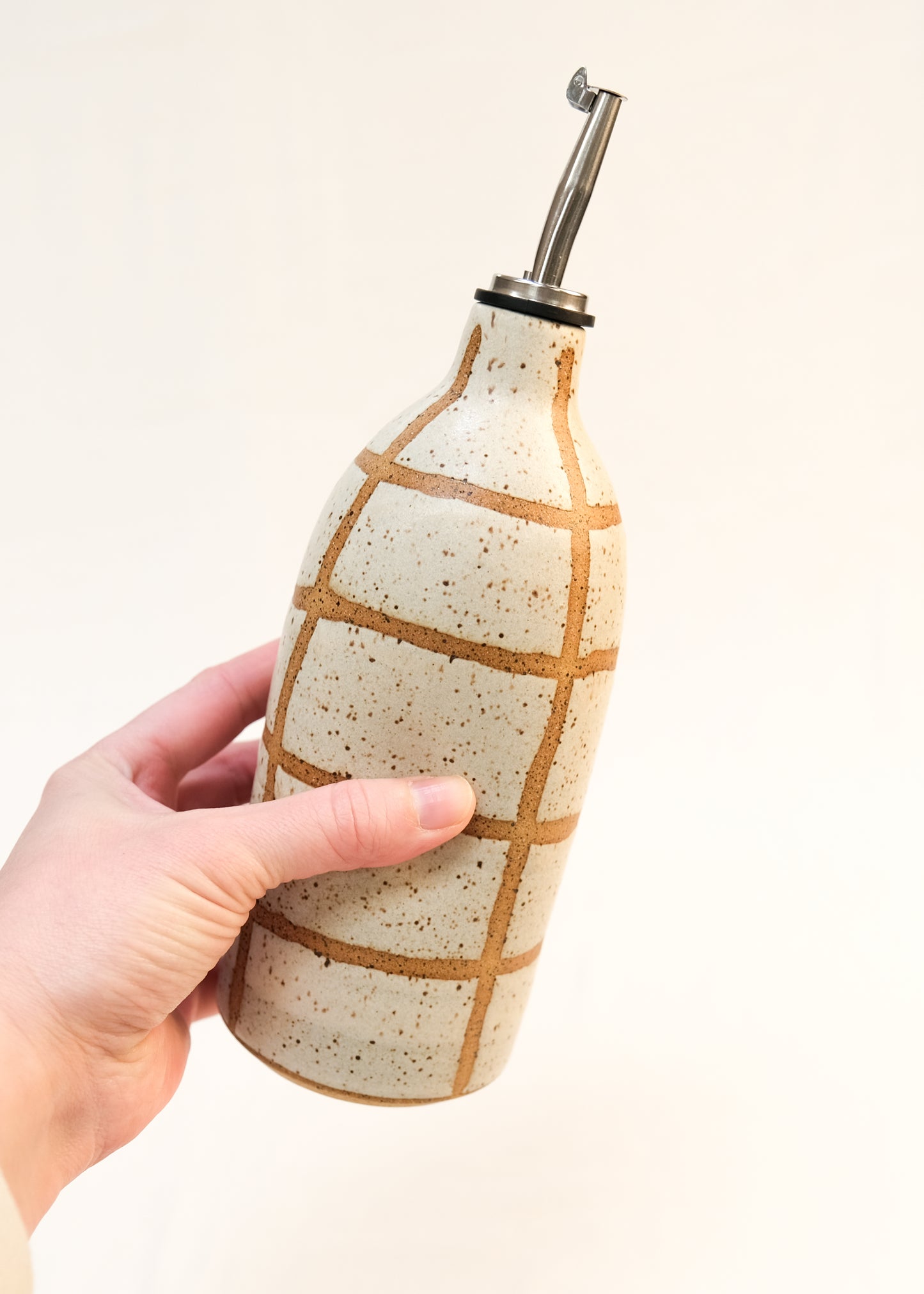 Eggshell Grid Oil Bottle -22 oz-