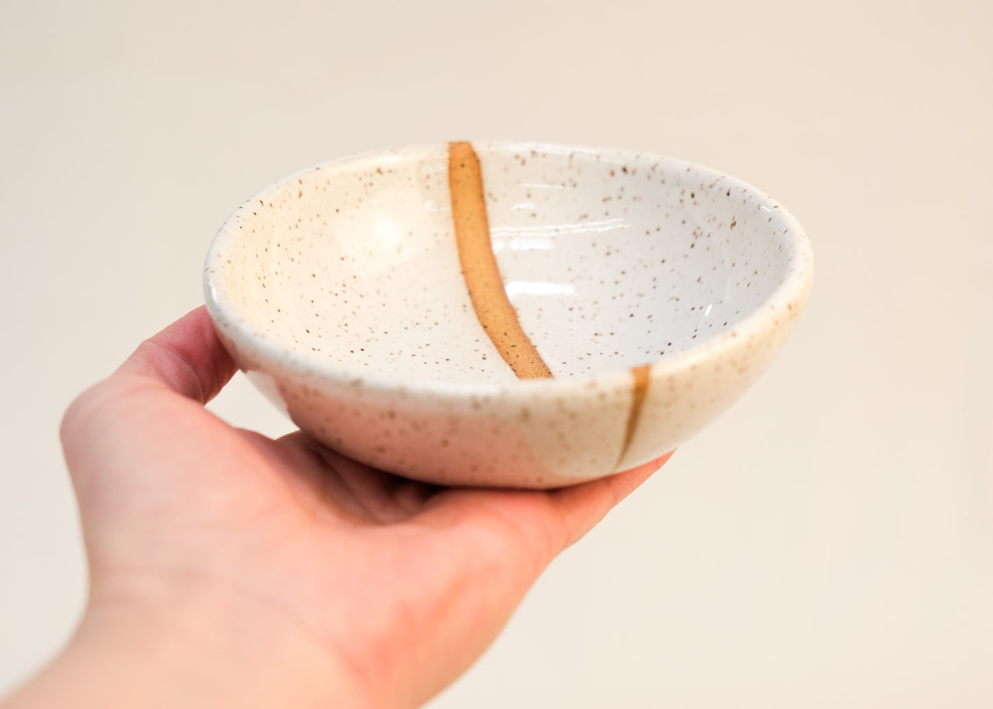 White Median Snack Bowl